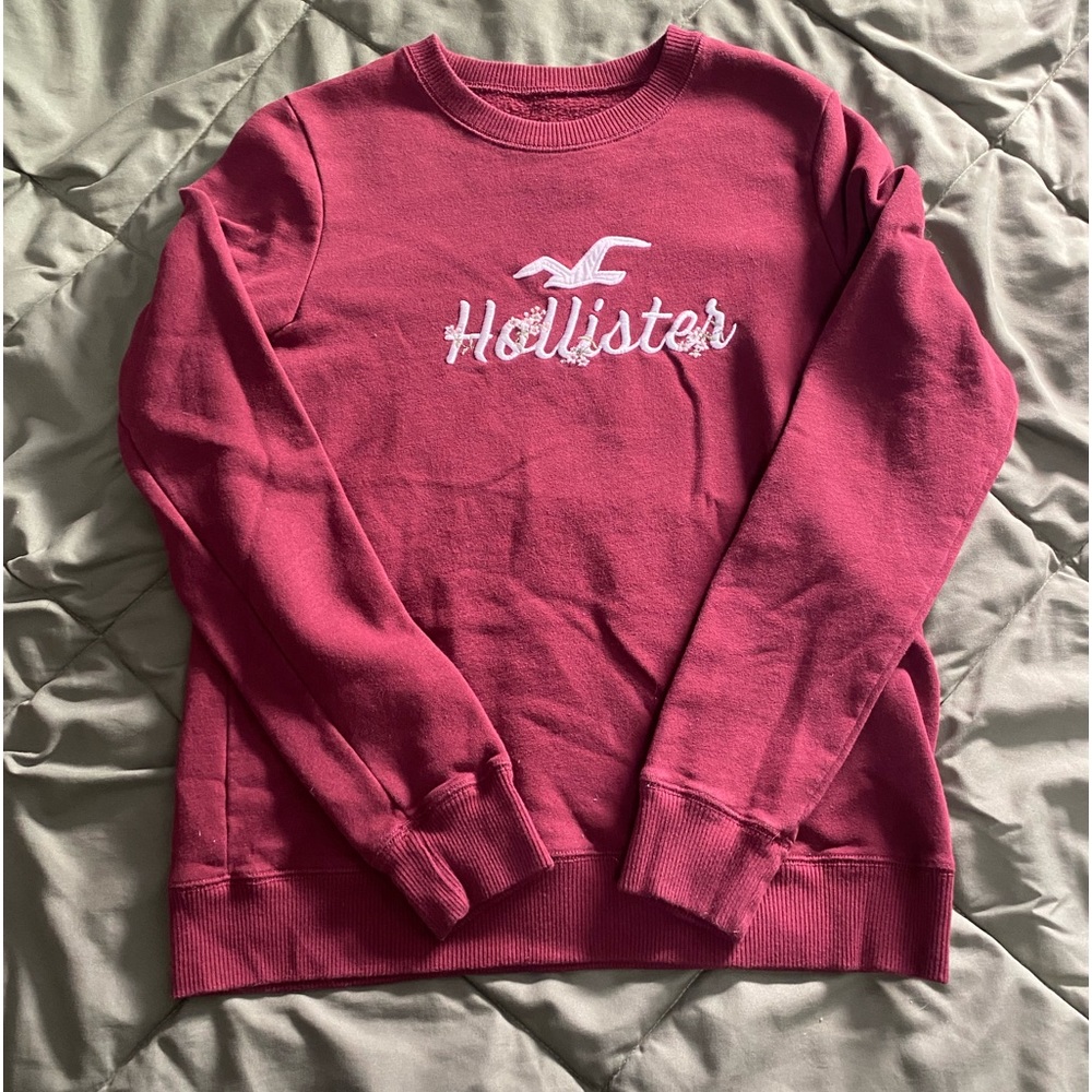 Red hollister crew neck